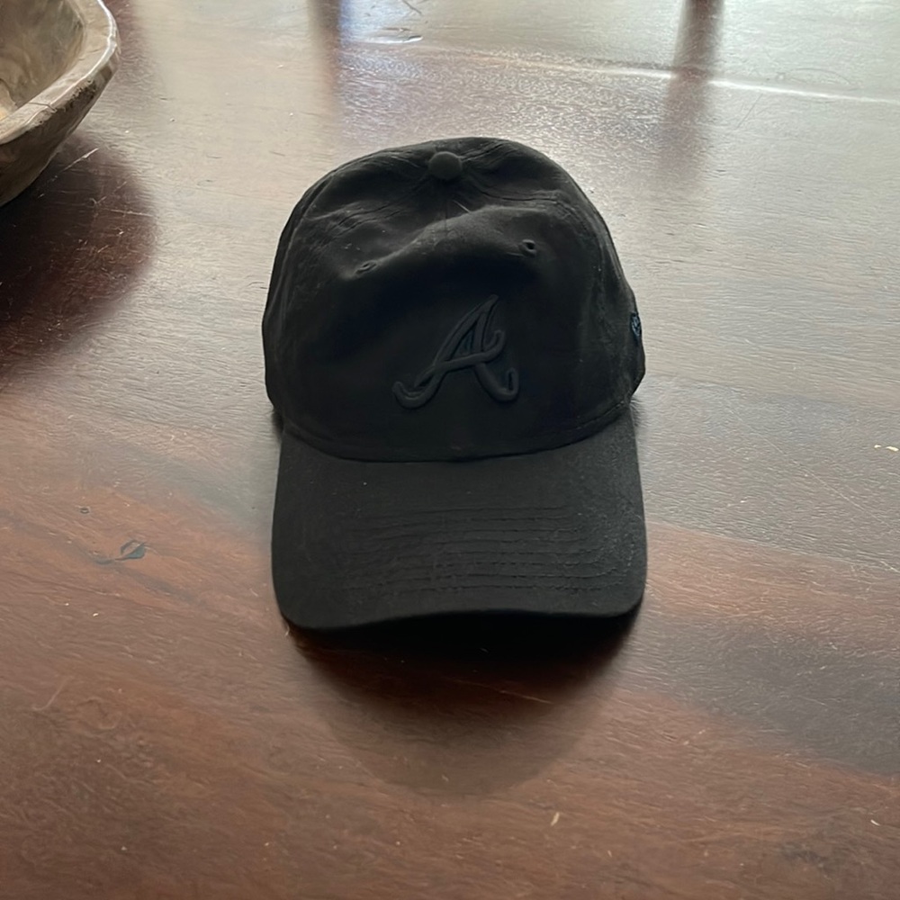 Brand new Atlanta Braves womens black baseball hat